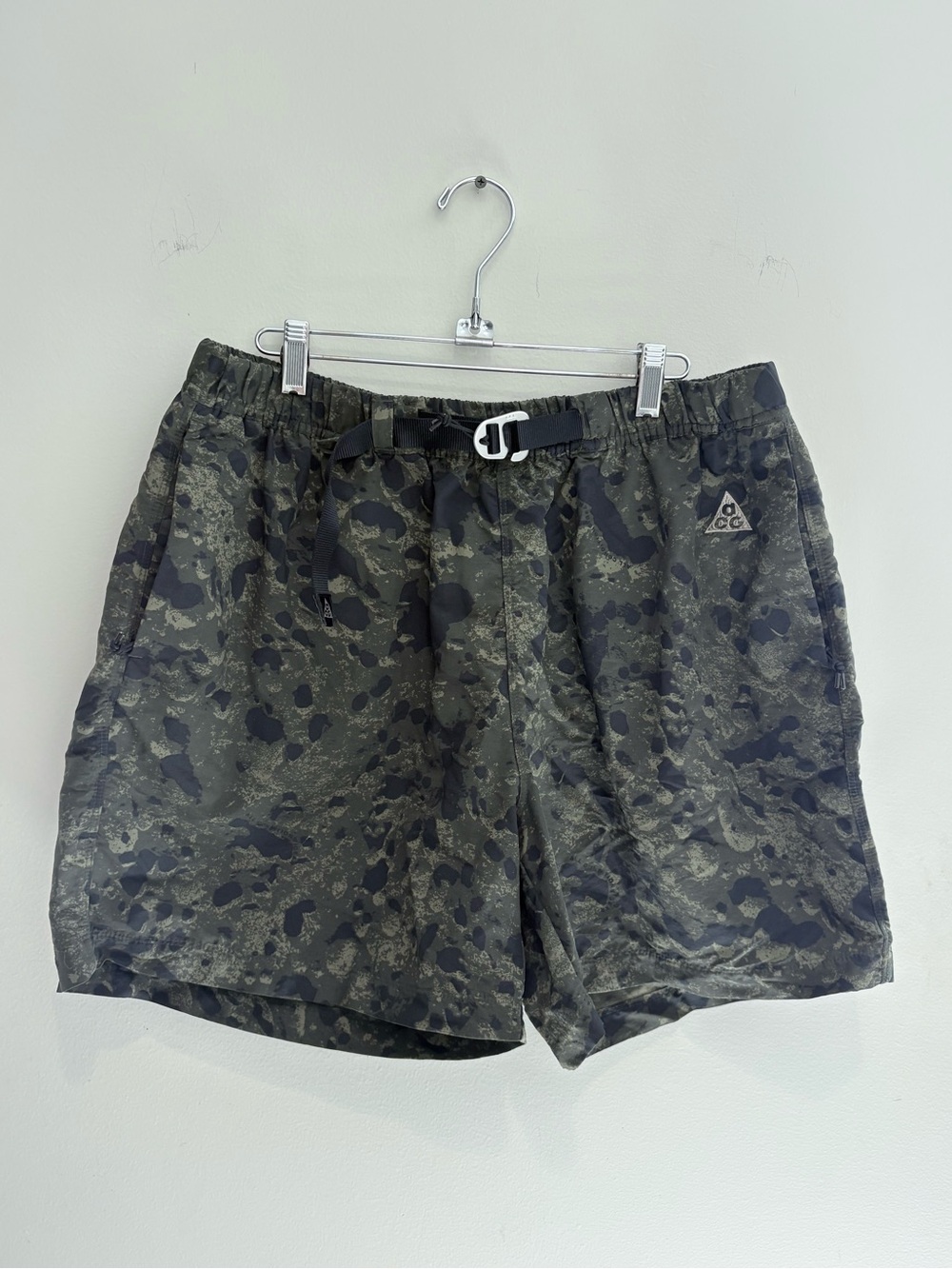 Nike ACG Men's Olive Camo Trail Shorts